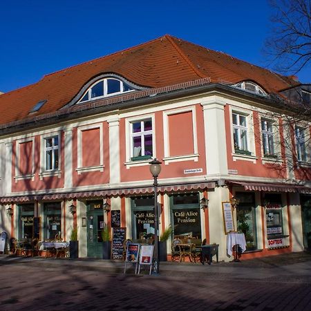 Cafe Alice & Pension Gmbh Potsdam Esterno foto