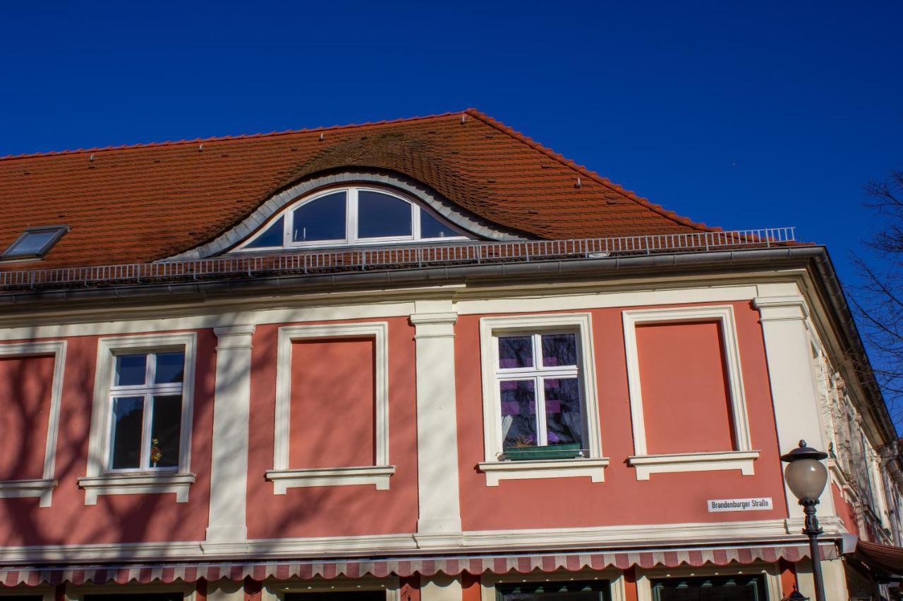 Cafe Alice & Pension Gmbh Potsdam Esterno foto